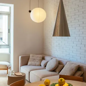 Newly Renovated Stylish Eixample - Great Location Appartamento Barcellona